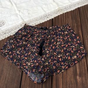 F21 FLORAL SHORTS